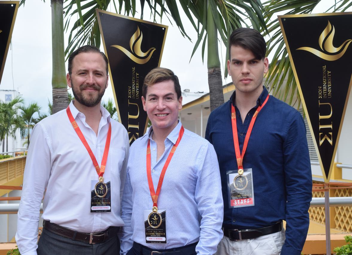 Sebastián Pérez Marulanda; Decano Académico,  Iván Darío Moreno; Rector y fundador de la Universidad, Jhonatan Raigosa Echeverry; Director de Tecnologías.